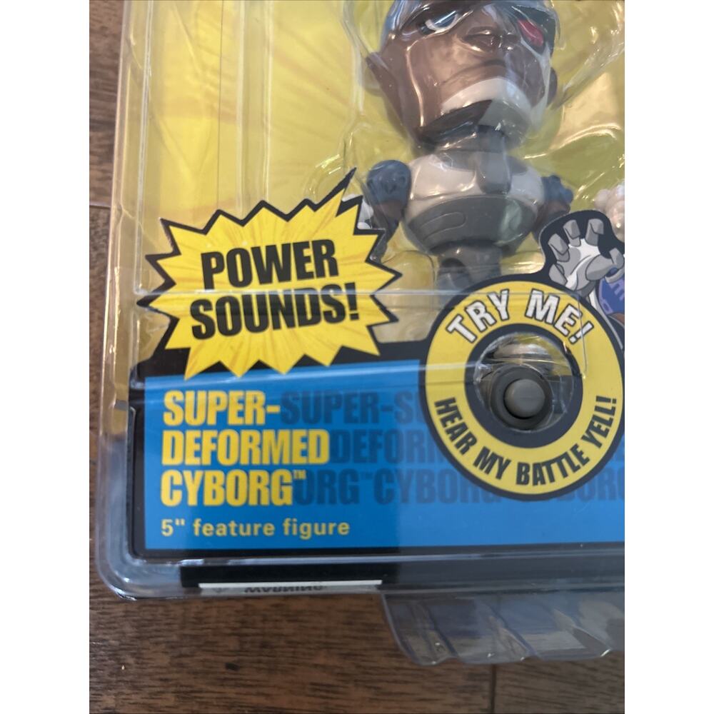 DC TEEN TITANS GO ACTION FIGURE SUPER DEFORMED CYBORG FACTORY SEALED TESTED - Picture 4 of 13
